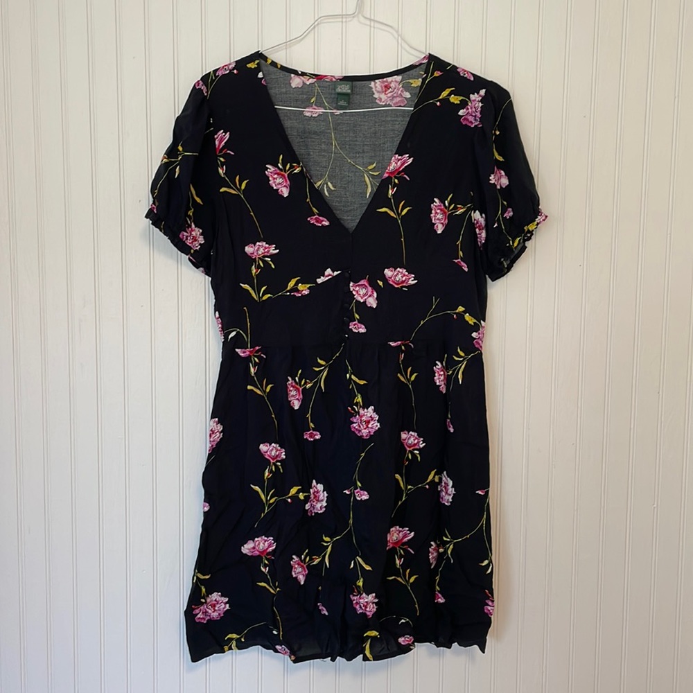 Wild Fable Black V-Neck Peony Floral Summer Dress (LARGE)